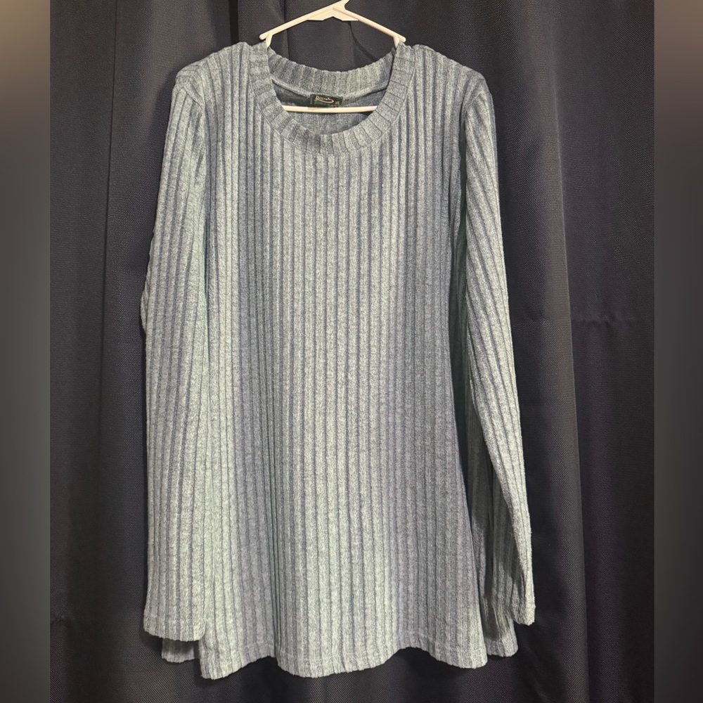 Lightweight sweater